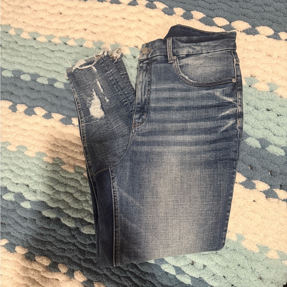 Buckle Women's Faded Blue Skinny Jeans